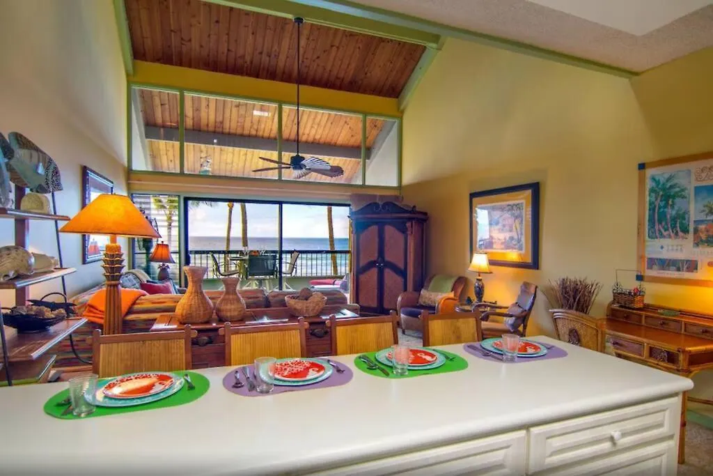 Апартаменты Hale Mahina A406- Top Floor Oceanfront 2Bed Condo, Expansive Views Кахана