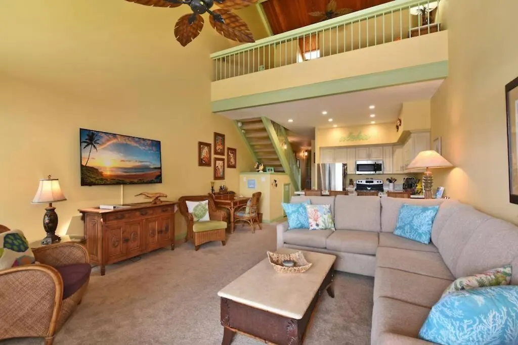 Hale Mahina A406- Top Floor Oceanfront 2Bed Condo, Expansive Views Кахана