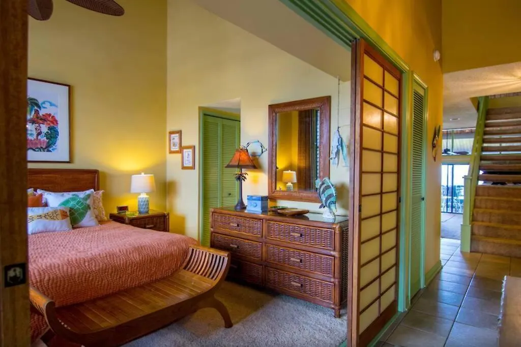 Hale Mahina A406- Top Floor Oceanfront 2Bed Condo, Expansive Views Кахана Апартаменты