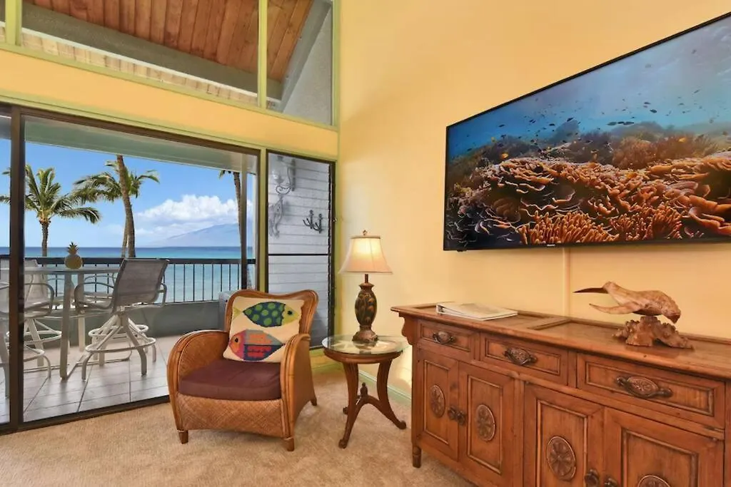 Hale Mahina A406- Top Floor Oceanfront 2Bed Condo, Expansive Views Кахана 0*,  США