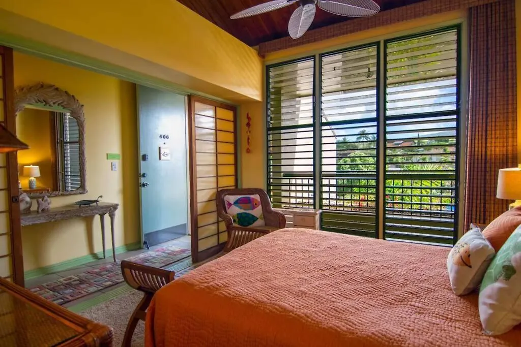 Hale Mahina A406- Top Floor Oceanfront 2Bed Condo, Expansive Views Кахана